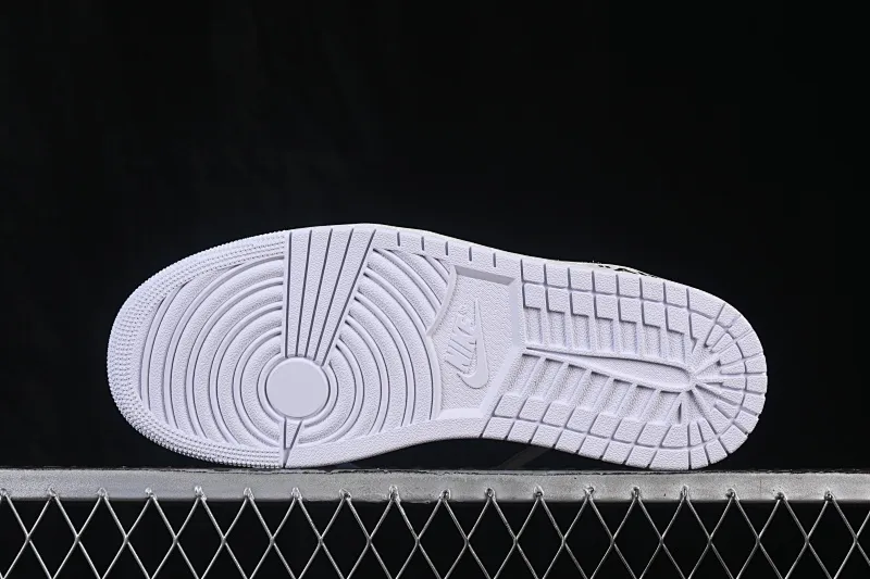 All categories Air Jordan Jordan series basketball shoes Air Jordan 1 High LW version Off White x Air Jordan OW AJ1 Joe 1 joint white high-top basketball shoes AA3834-100